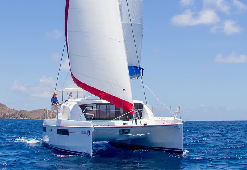 Sunsail 404 forward