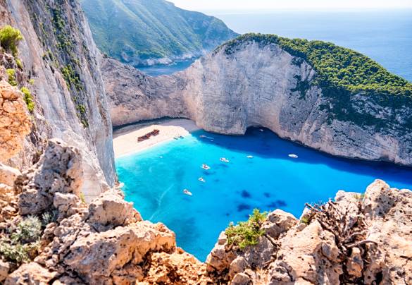 Lefkas Yacht Charter