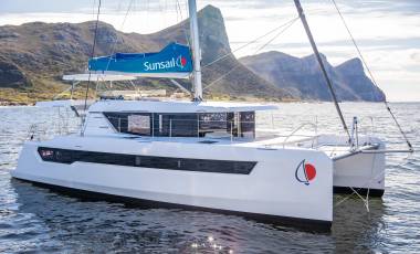 Catamaran Charter