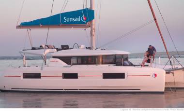 Sunsail Lagoon 464 exterior
