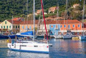 Lefkas Yacht Charter