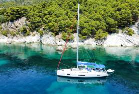 Lefkas Yacht Charter
