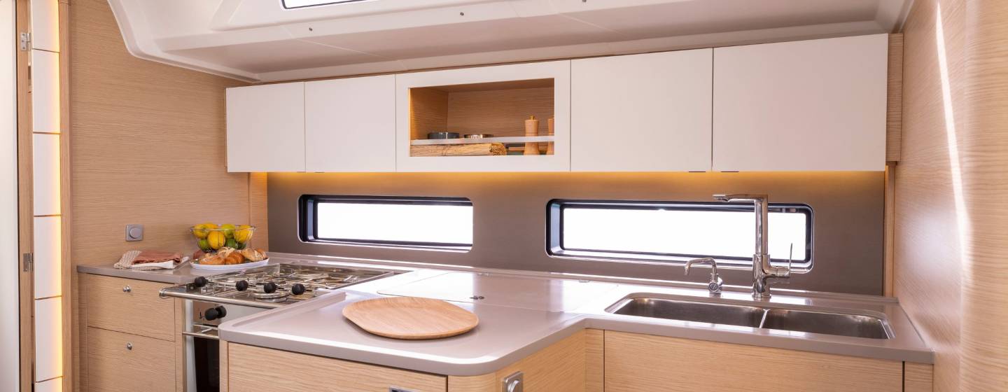 Sunsail 41.3 Layout