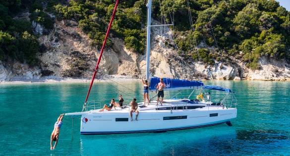Lefkas Yacht Charter