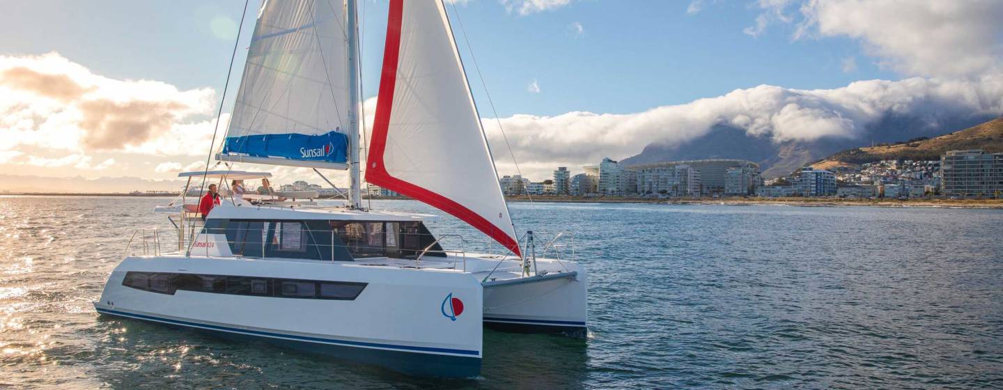 sunsail-424-catamaran-9719-2400x1350-web