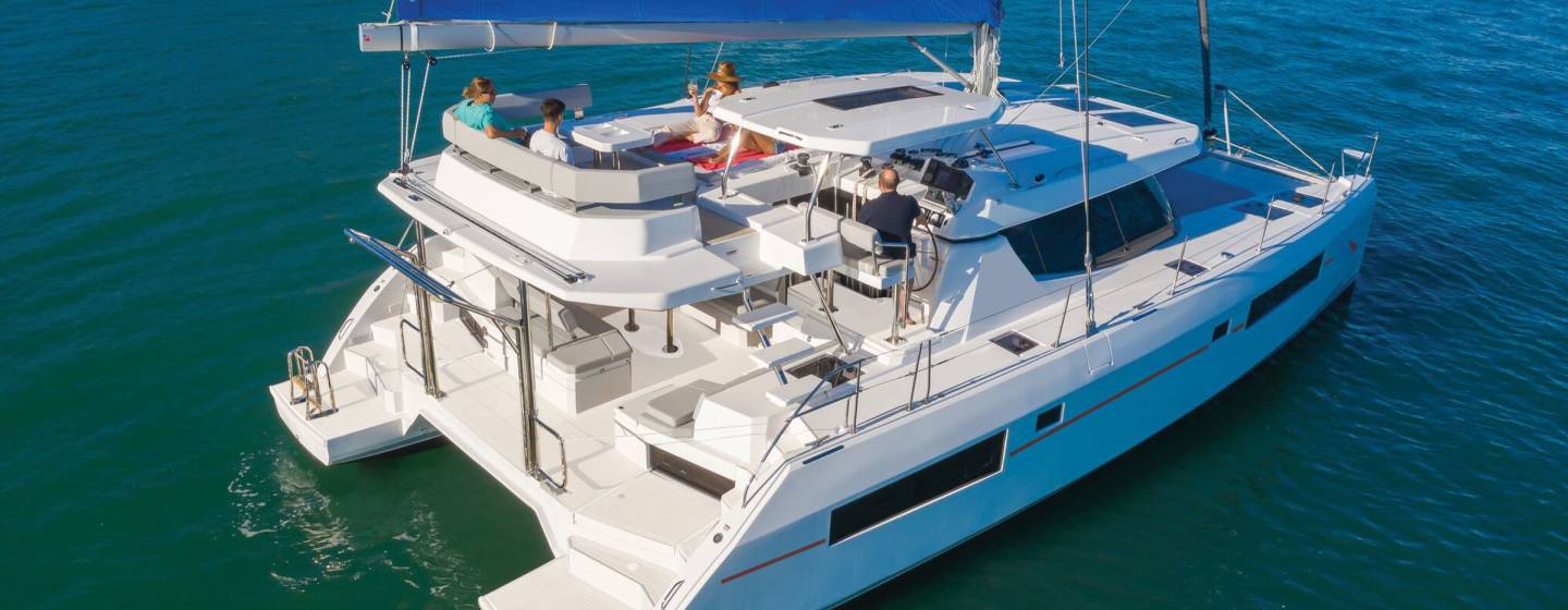 Sunsail 454L catamaran under sail