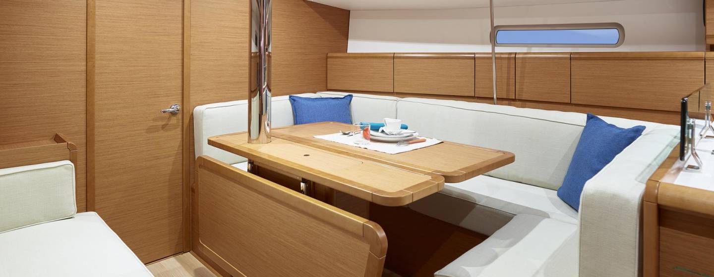 Sunsail 38 – 3 cabin Monohull