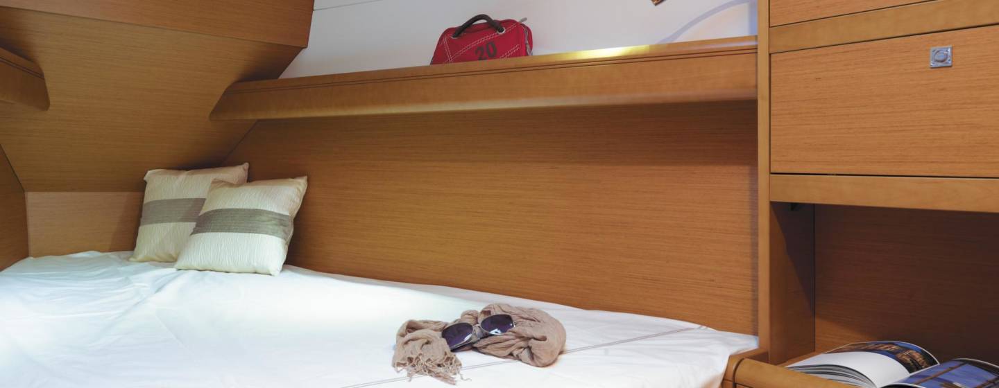 Sunsail 38 – 3 cabin Monohull